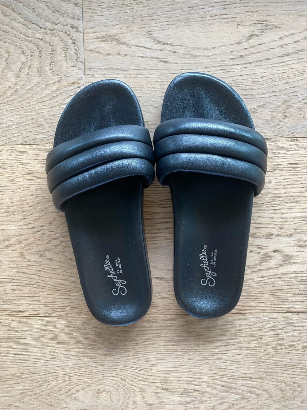 Seychelles women's Black Padded Slide Sandals size 6